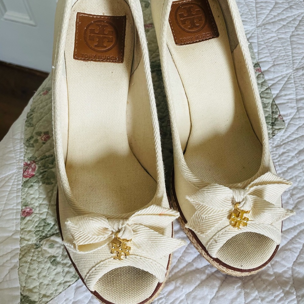 Shoes - Picture 2 of 8